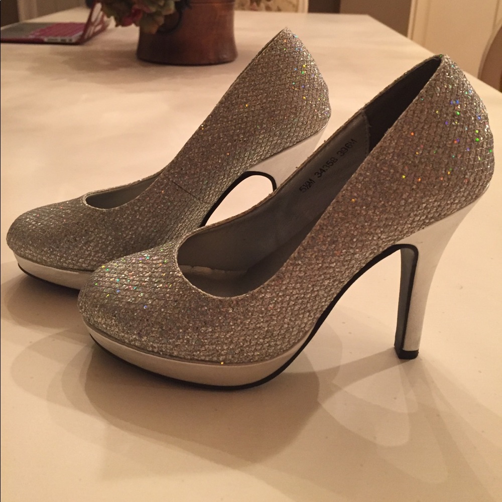 Sparkly Heels! - Picture 2 of 4