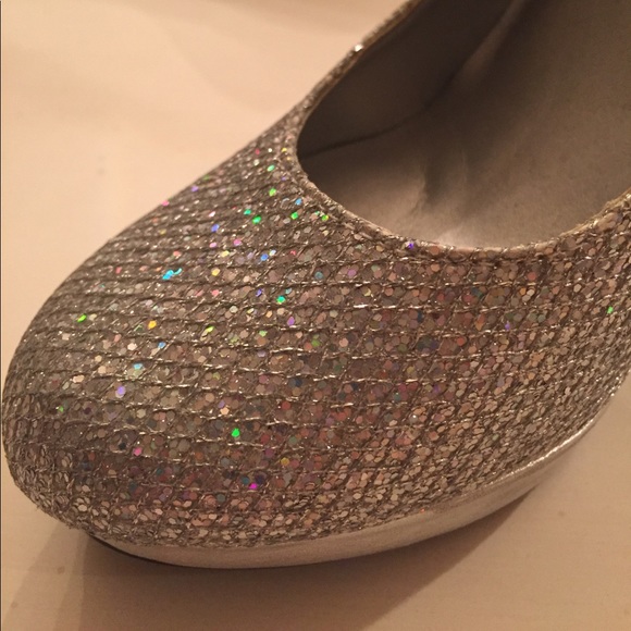 Sparkly Heels! - Picture 3 of 4