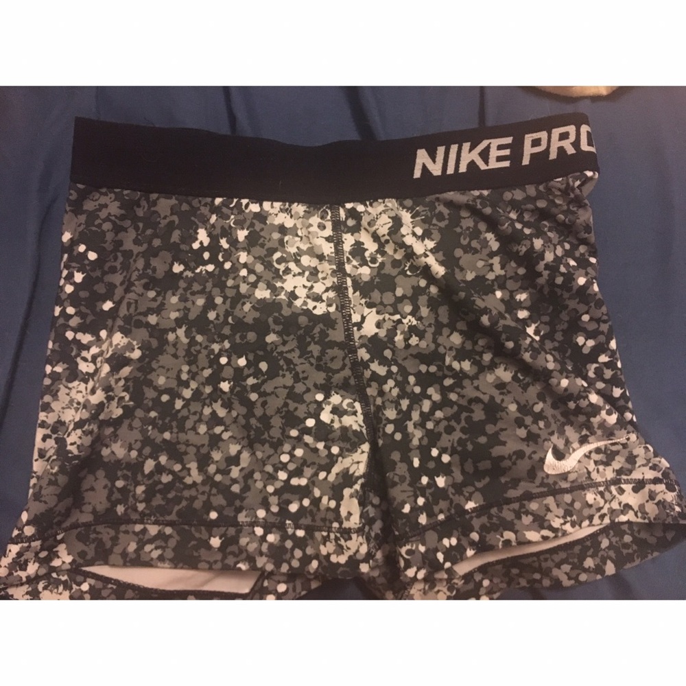 Black and white speckle Nike pros ⚠️SOLD ON MERC⚠️