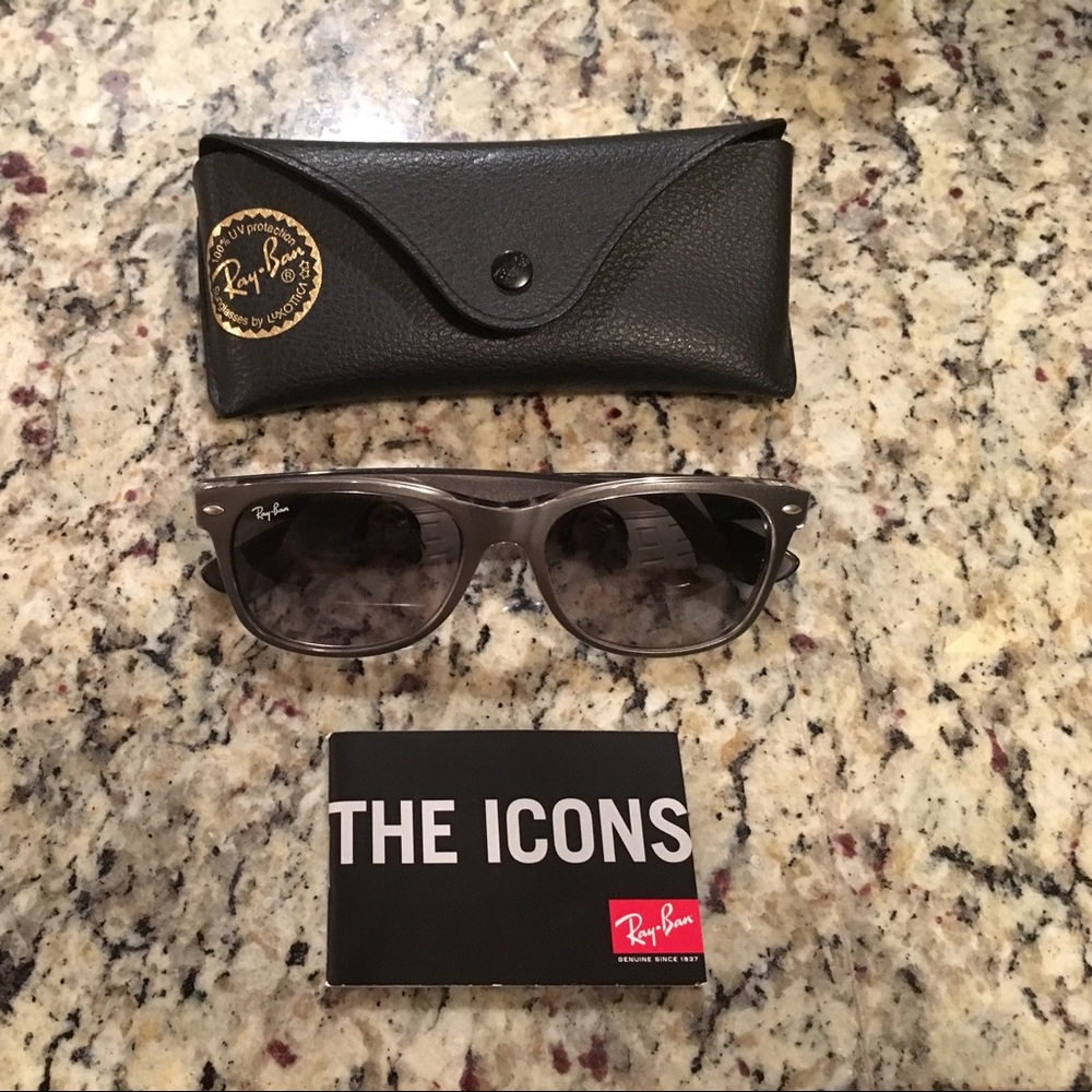 Ray-Ban Wayfarer Sunglasses