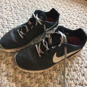 Nike Frees 3.0 tennis shoes!
