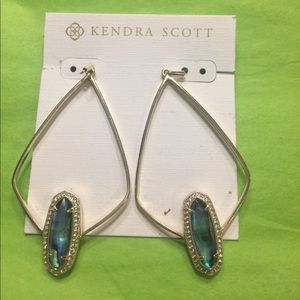 NWT- Kendra Scott Earrings