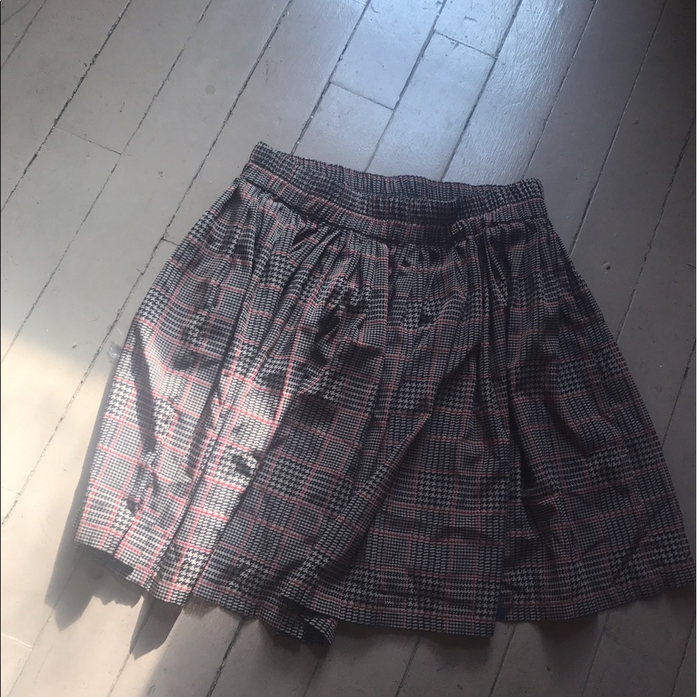 Tartan/plaid skirt- red, black & tan