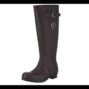 Kamik Jennifer rain boot. Vegan ecofriendly brand
