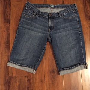 Old Navy denim Bermuda shorts size 10