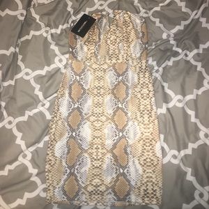 Brand New size M prettylittlething dress