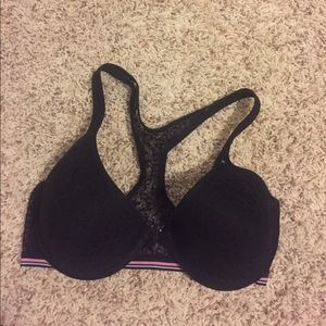 A black bra