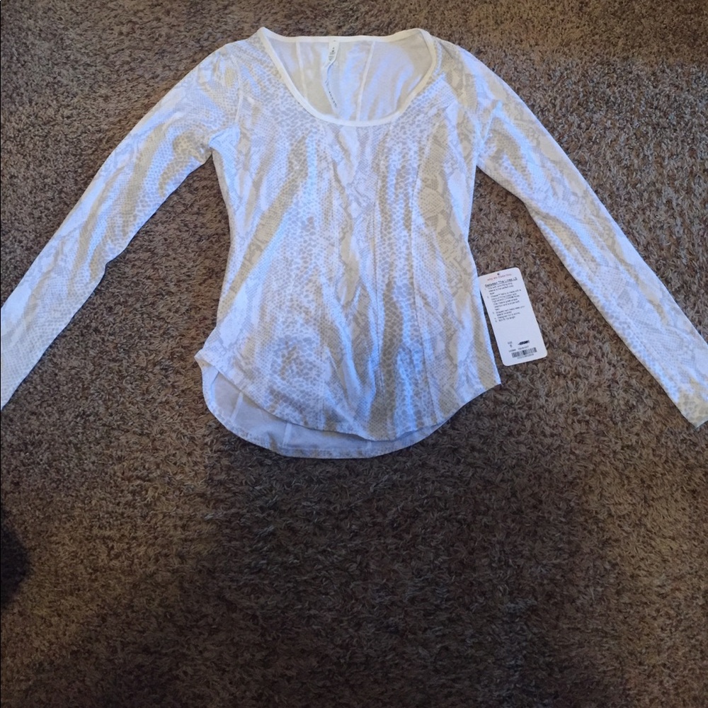 Lululemon Between the Lines LS