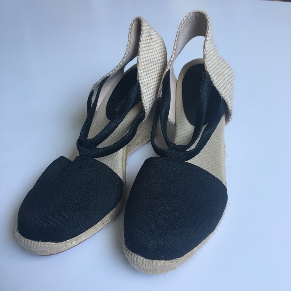 Adrienne Vittadini Wedges