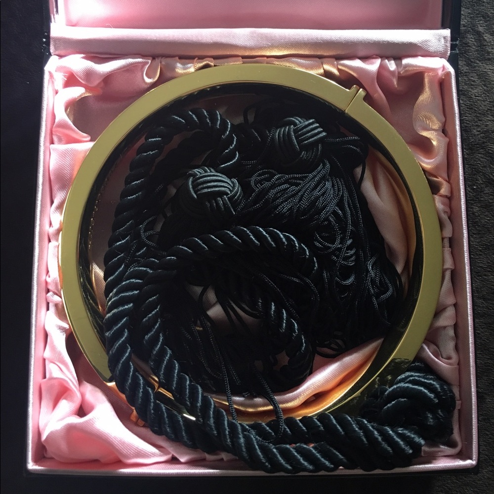 Agent provocateur choker