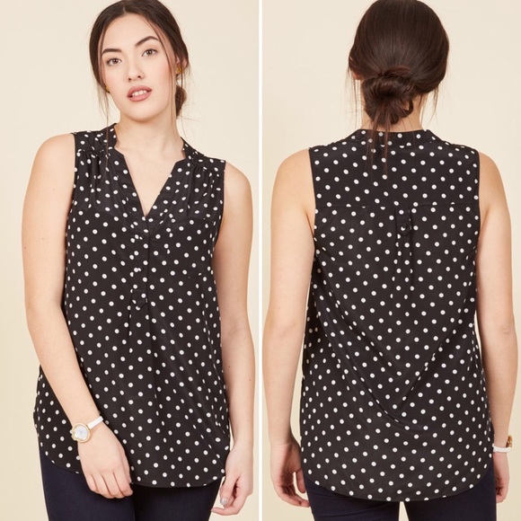 Modcloth Vintage Sleeveless Tunic in Polka Dots - Picture 2 of 8
