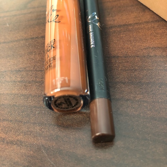 True Brown K Matte Lip Kit - Picture 5 of 7