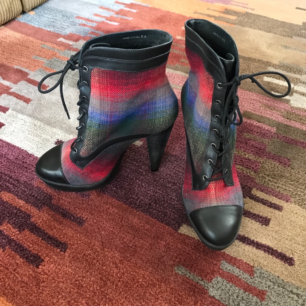 Pour La Victorie lace up booties