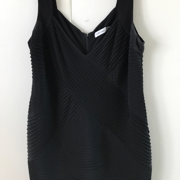 Calvin Klein little black dress. - Picture 4 of 6