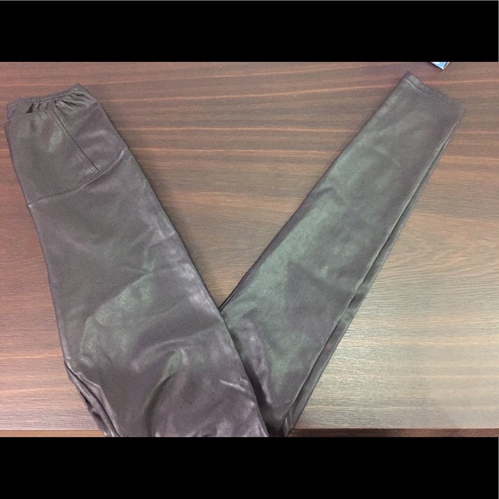 Wilfred Free pleather high waisted leggings