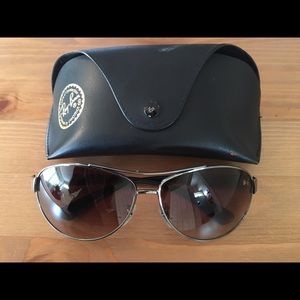 Ray-Ban men sunglasses.