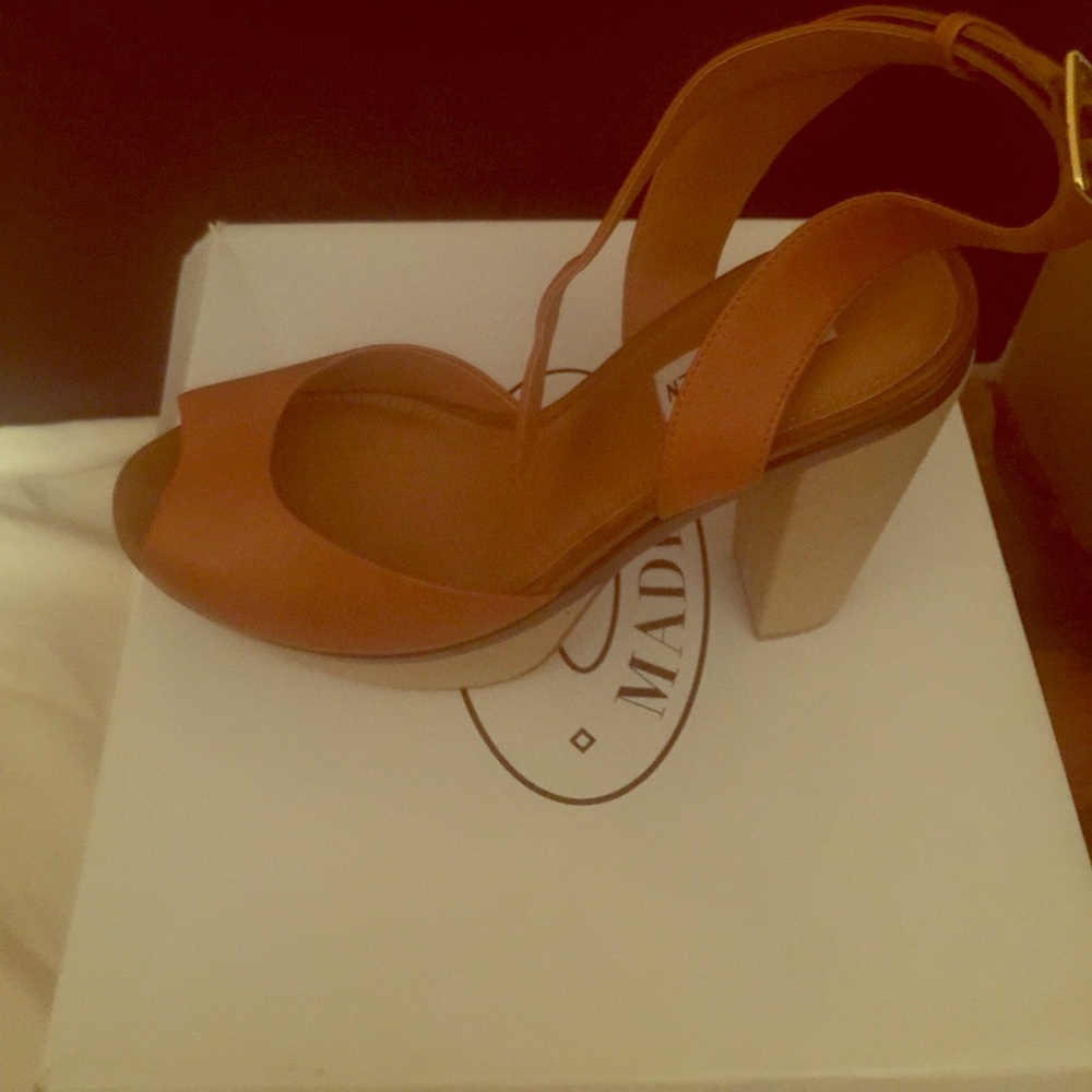 STEVE MADDEN LATELLY Natural Heel