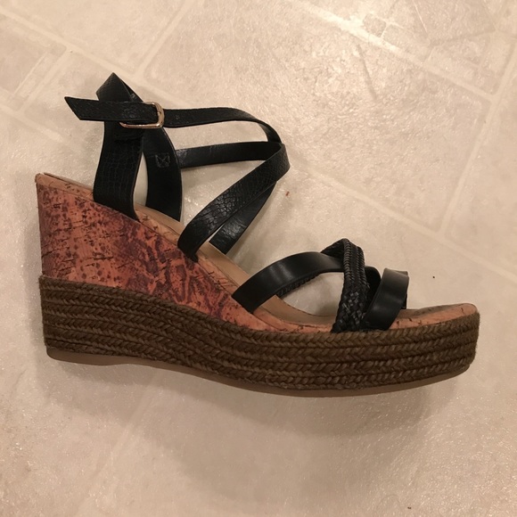 Black strappy cork wedge sandal - Picture 2 of 5