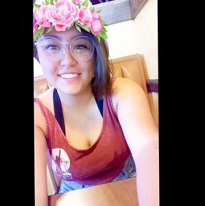 Meet your Posher, Claudia