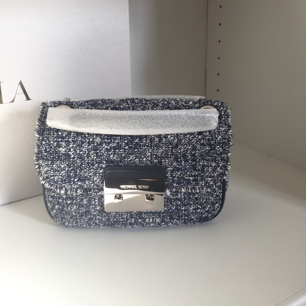🎉🎉HP🎉🎉 Michael Kors shoulder bag - Picture 2 of 4