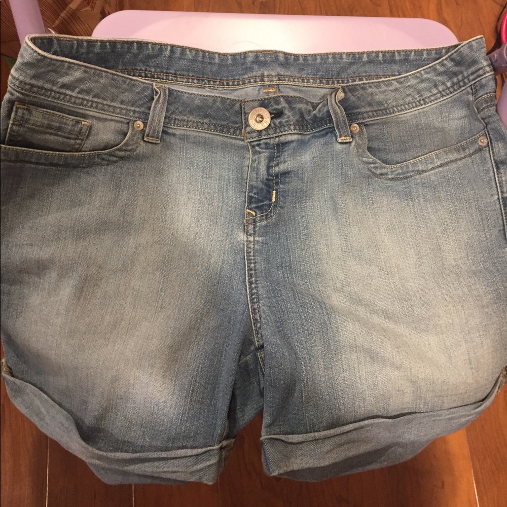 Guess denim shorts. Size 34 women's. No trades.