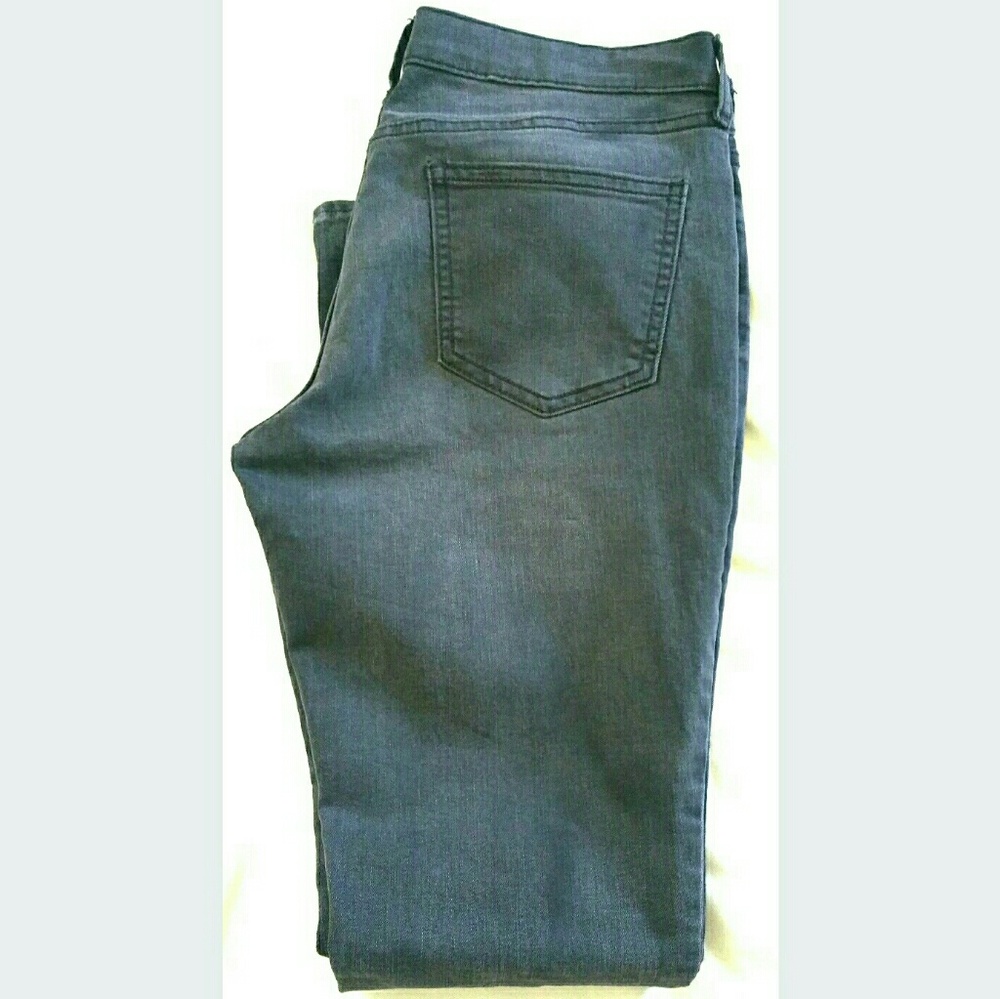 Old Navy The Flirt Jeans, Women's Size 6 - Picture 2 of 2