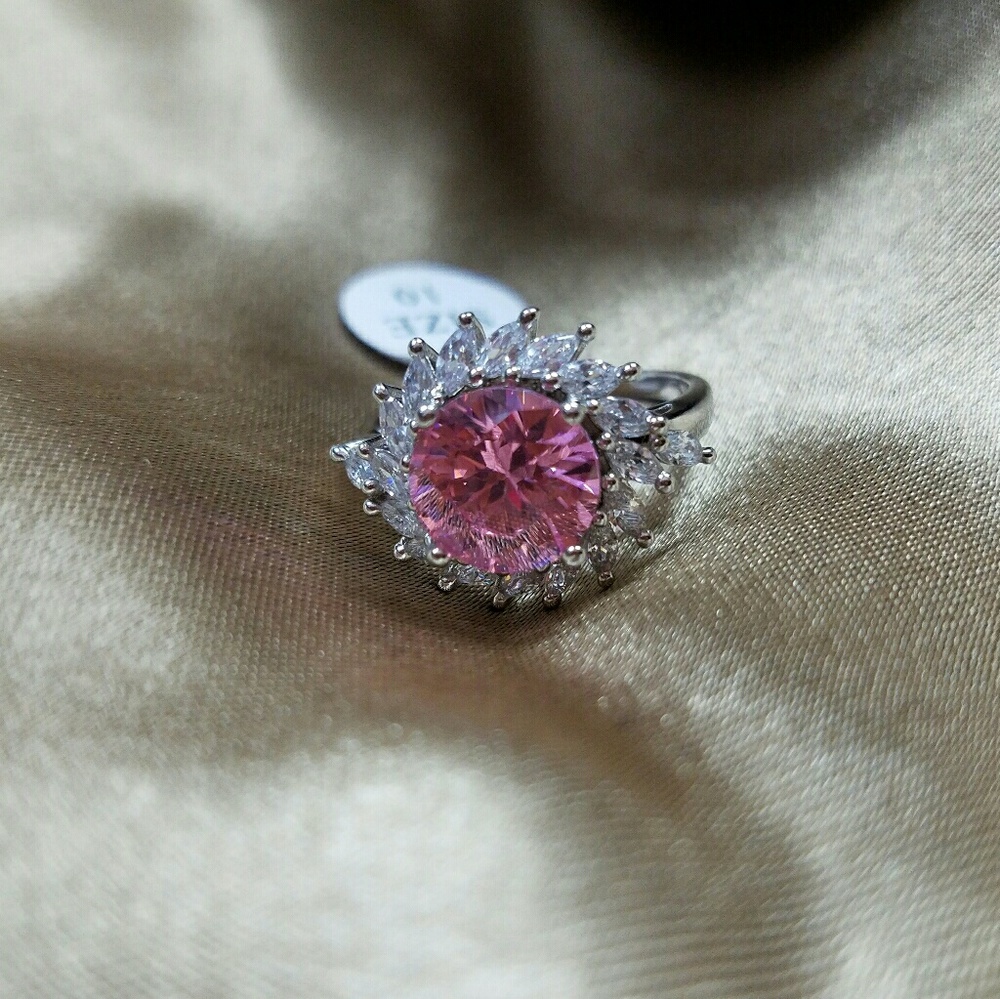 Cocktail ring