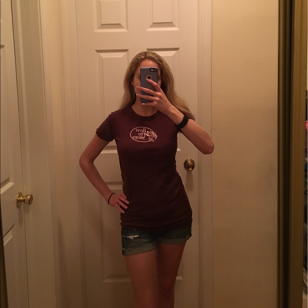 Bass Pro Shops Brown T-Shirt Sz Small Pink Glitter