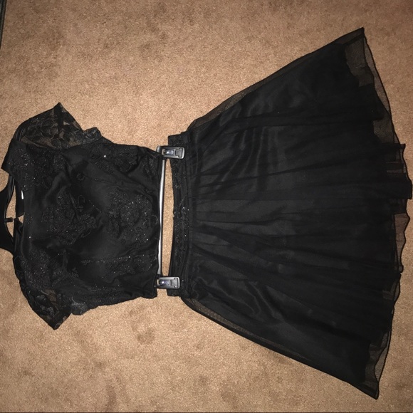 Black two-piece homecoming dress size 5 - Picture 1 of 1