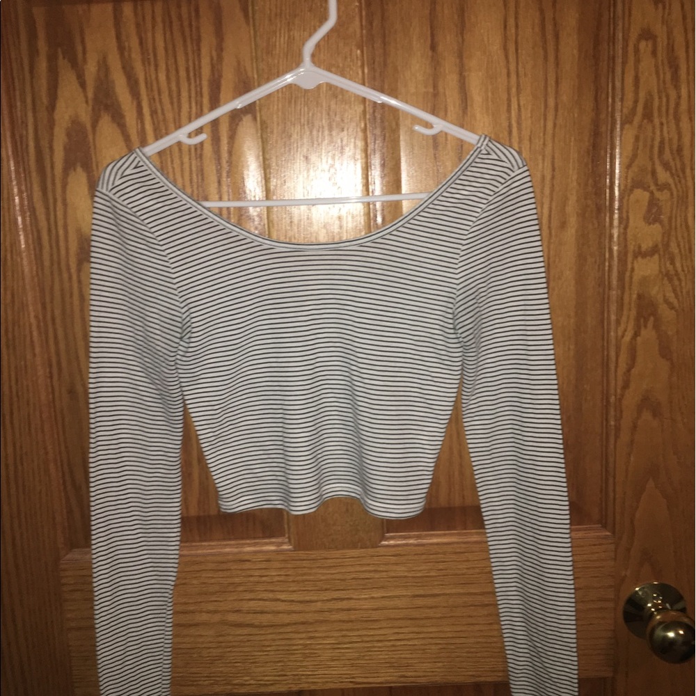 White and black striped crop top