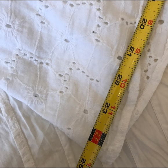 White button up tank Size Large - Picture 3 of 3