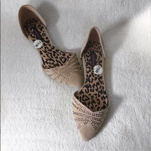 Nude Rhinestone Flats 😍