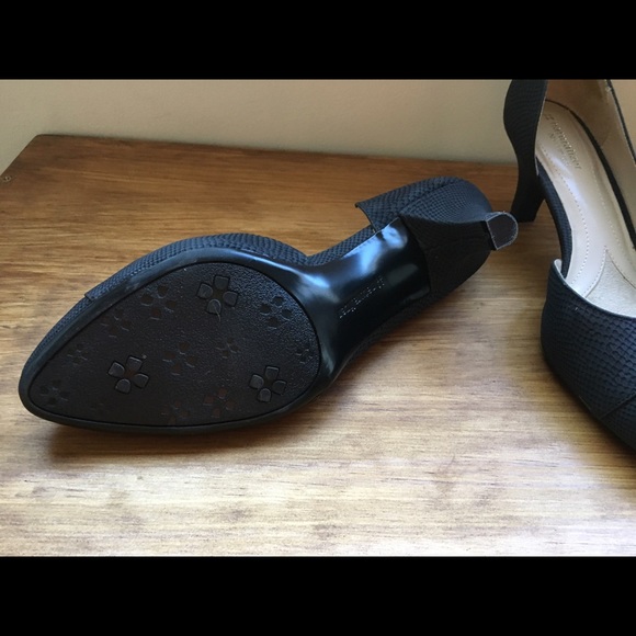 Gorgeous and Comfortable Naturalizer No. 5 Heels - Picture 4 of 4
