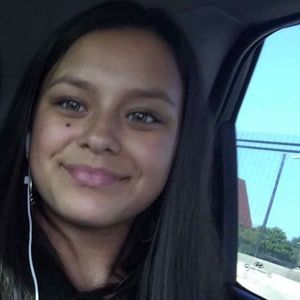 Meet your Posher, Thalia