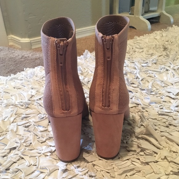 🎉FINAL PRICE🎉Steve Madden Acko Perforated Bootie - Picture 4 of 6