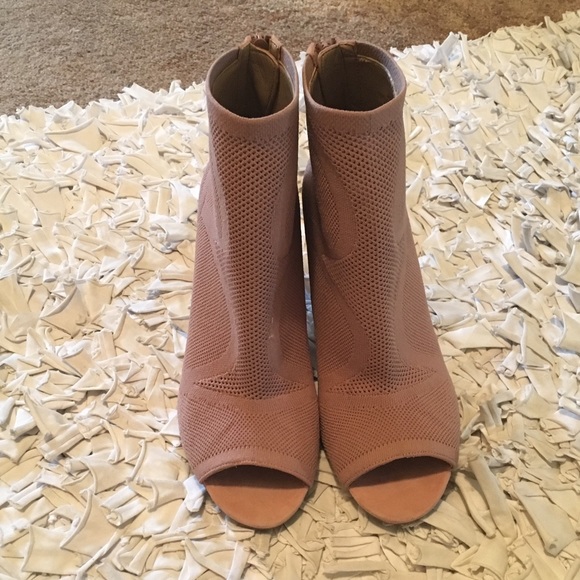 🎉FINAL PRICE🎉Steve Madden Acko Perforated Bootie - Picture 6 of 6