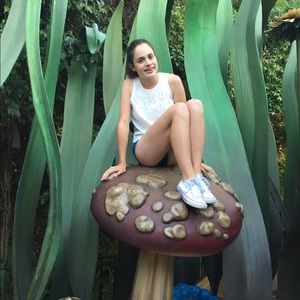 Meet your Posher, Lucie