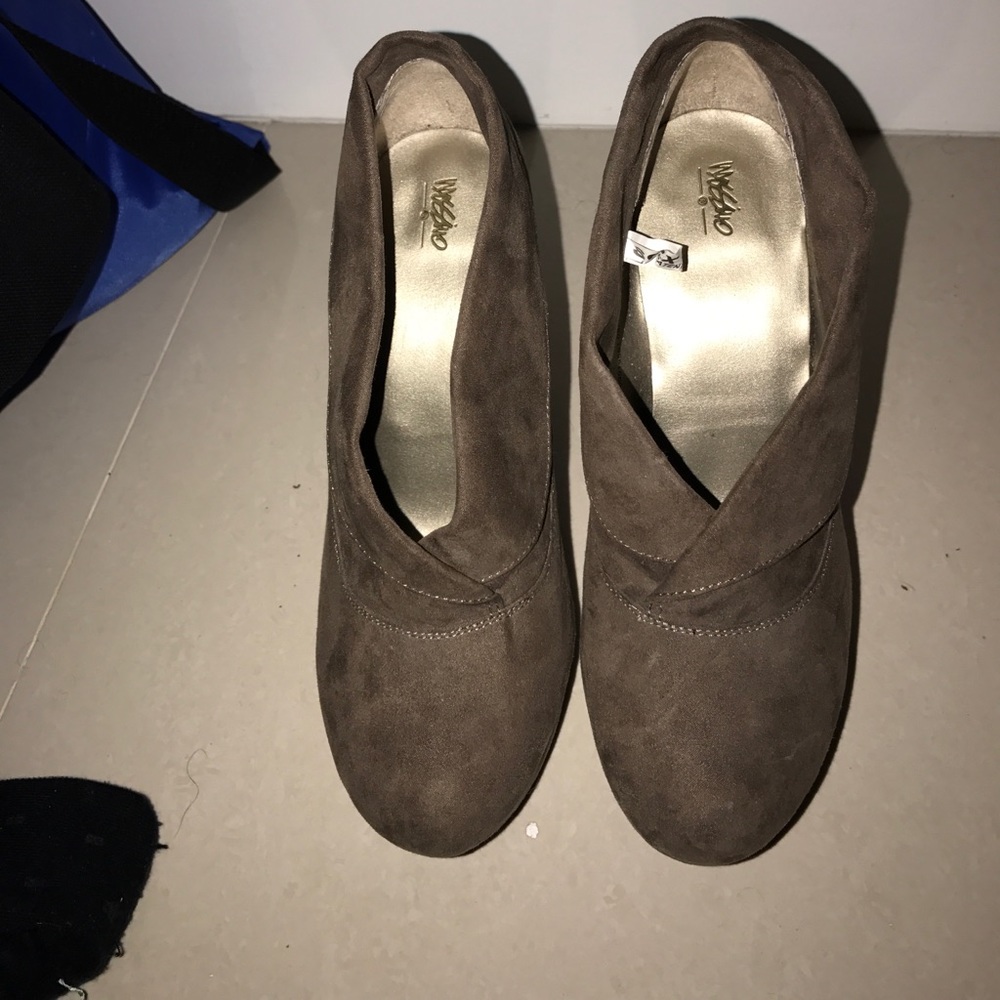 High heel gray booties