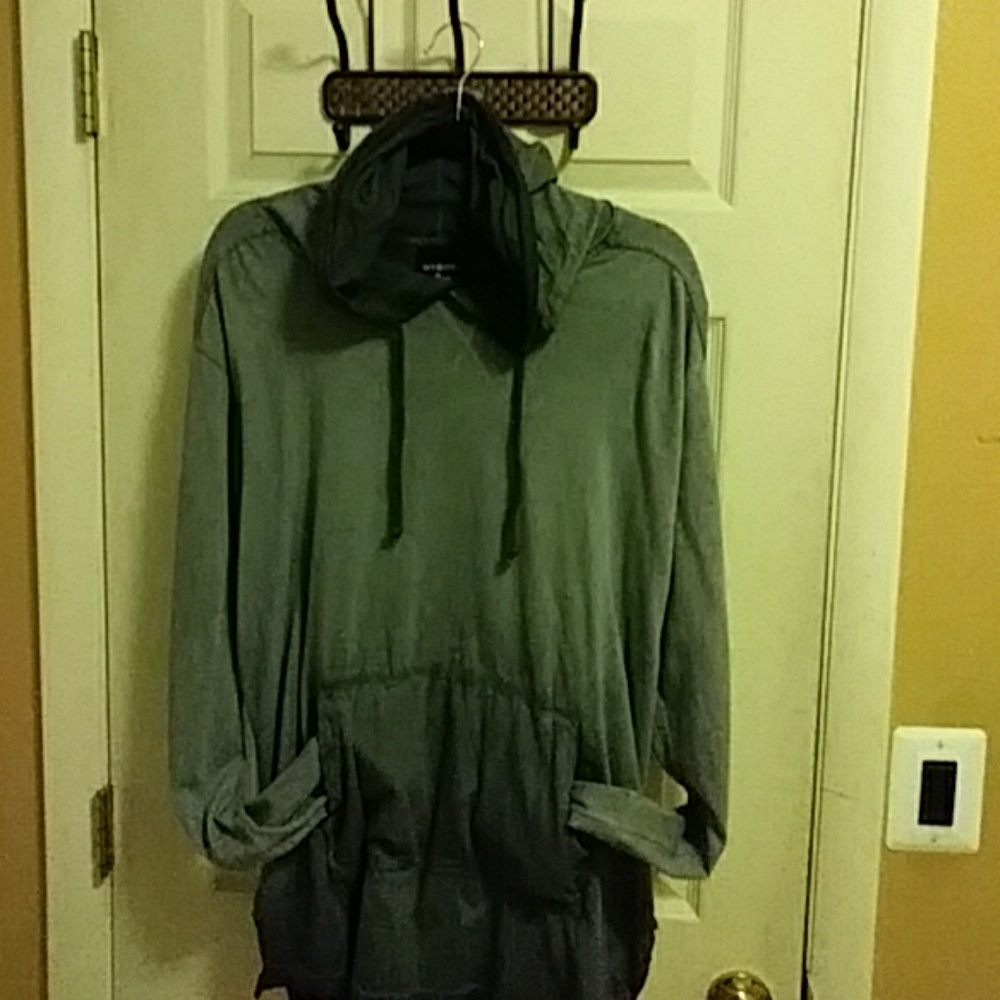 Hoddie - Picture 2 of 2