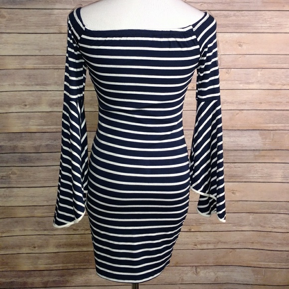 Dress - Navy & Ivory Off Shoulder - Picture 4 of 7