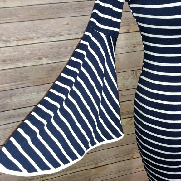 Dress - Navy & Ivory Off Shoulder - Picture 5 of 7