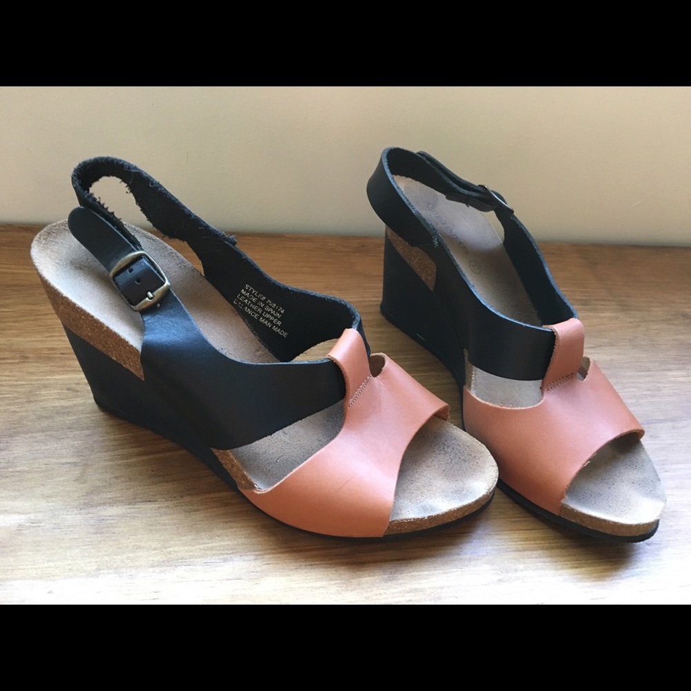 Pedro Iniesta Wedge Platforms