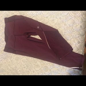 Lululemon purple crop pant (right under knee) sz 6