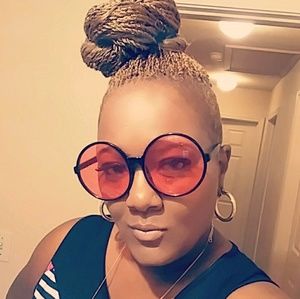 Meet your Posher, Annette