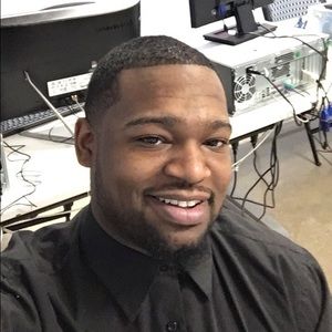 Meet your Posher, Devonte