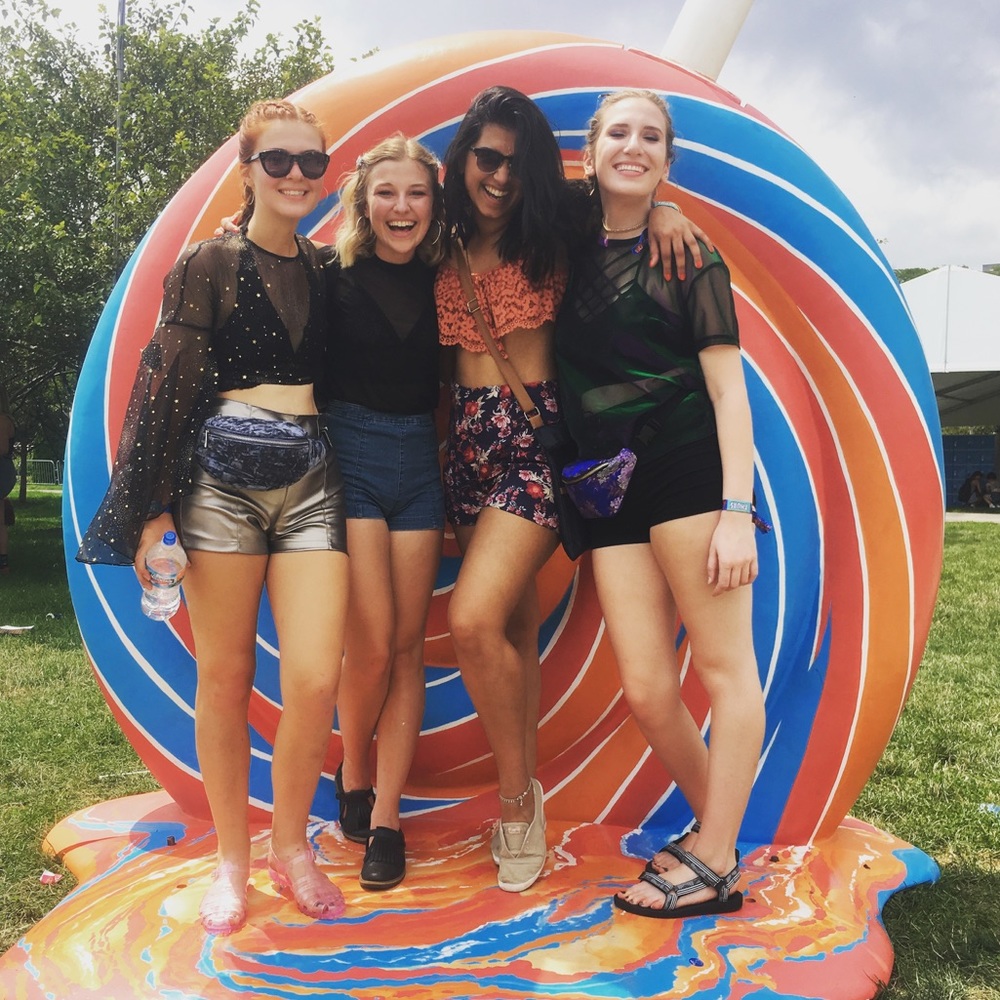 Meet your Posher, Elizabeth