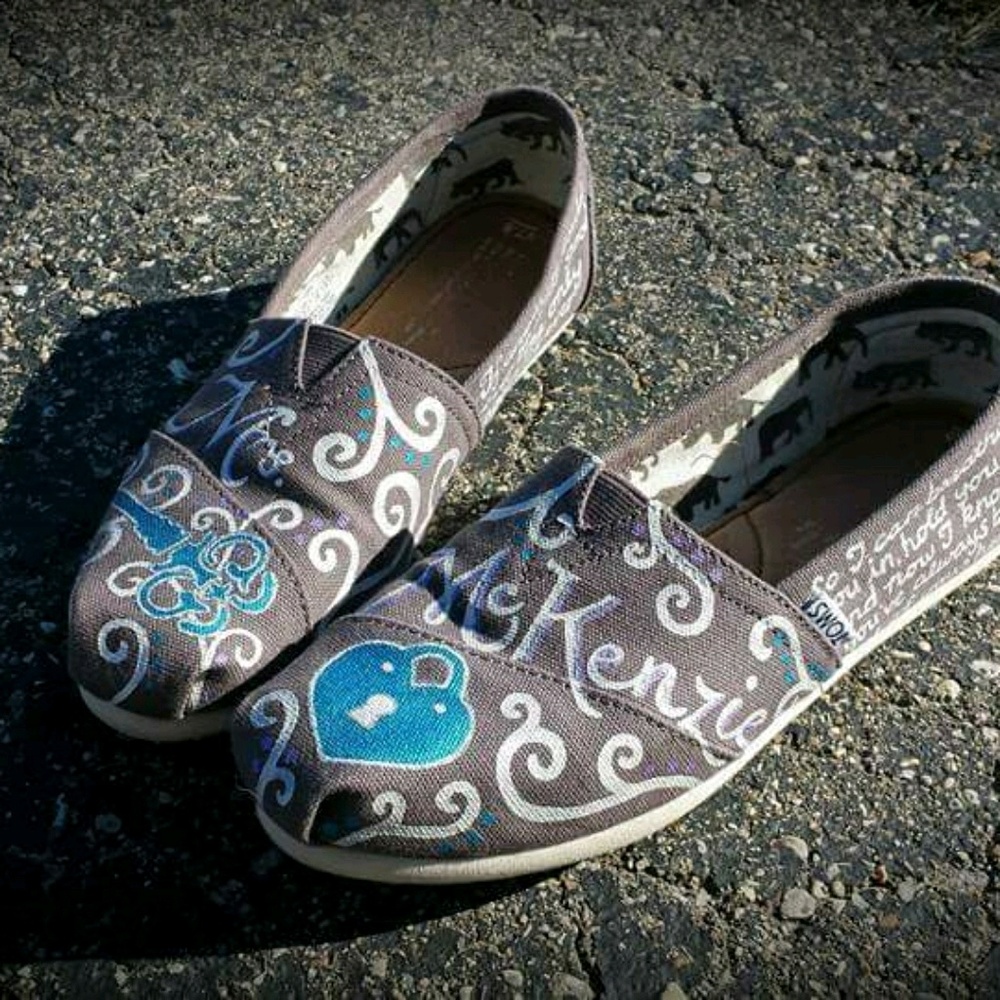 Meet your Posher, Caitlin