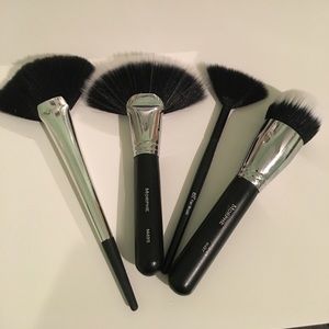 Synthetic brush set