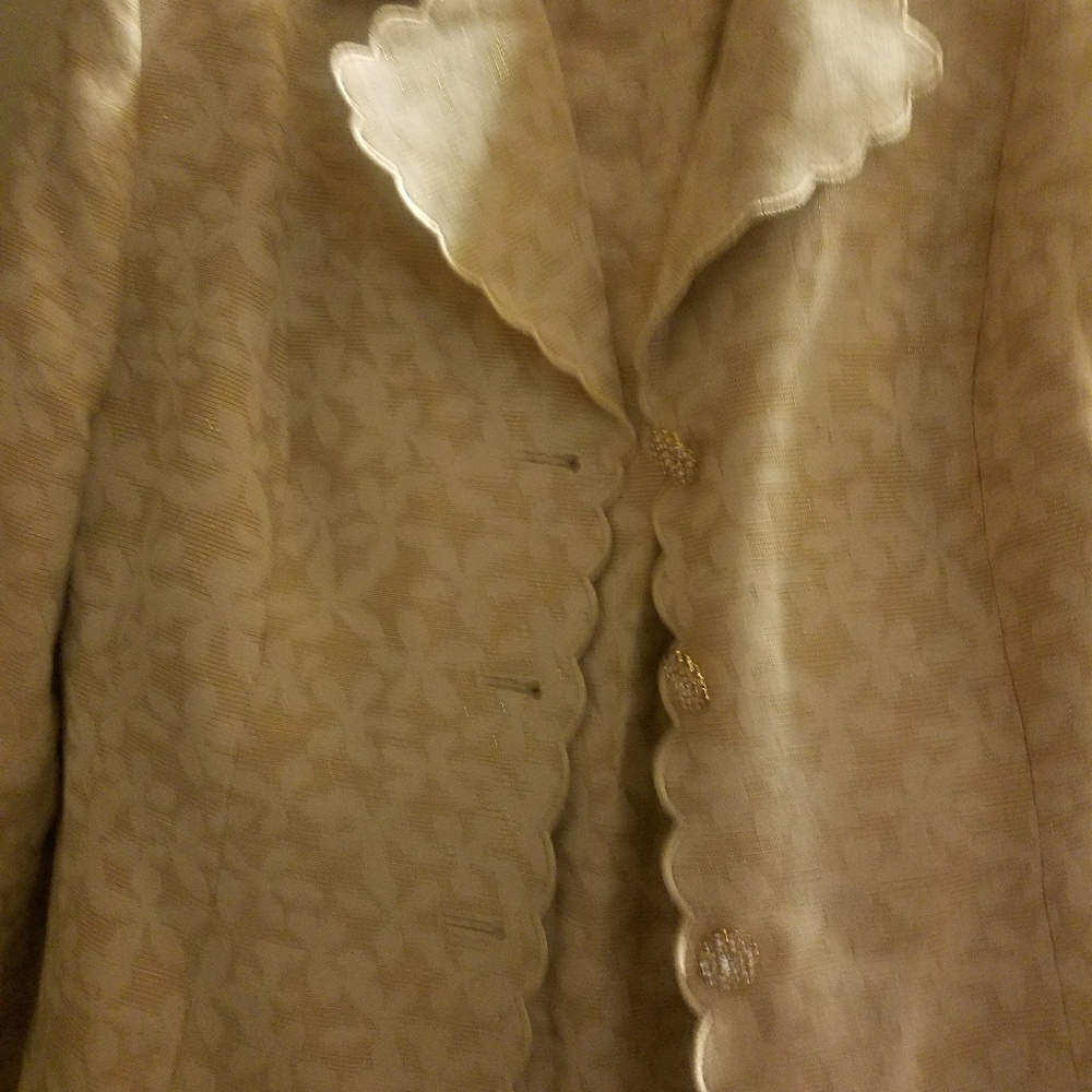 Women's suit negotiable marked down!!!