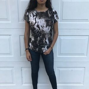 👚Vera Wang • Short Sleeve Top